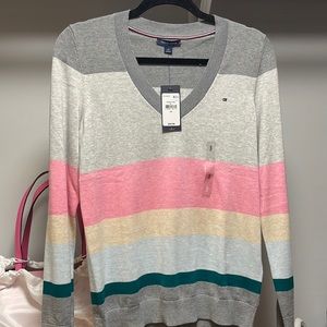 Tommy Hilfiger Light Sweater Brand New